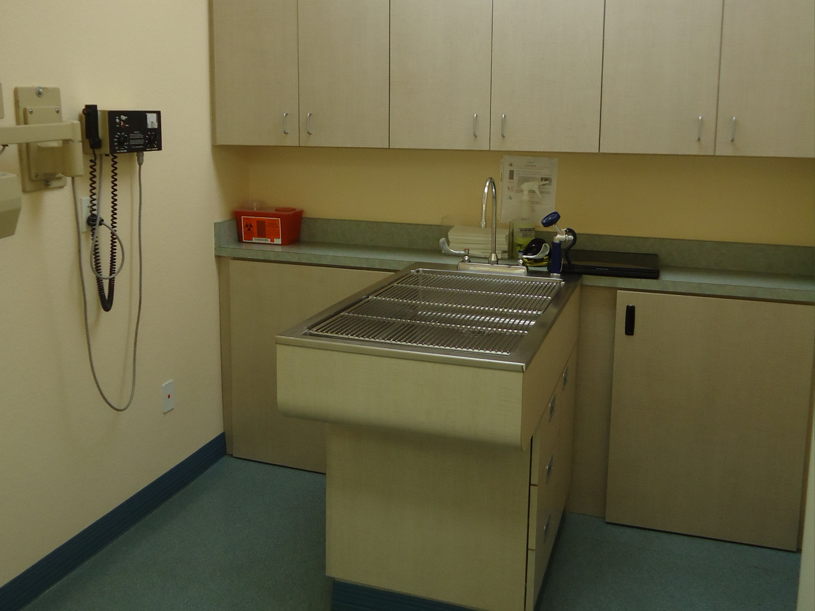Dental Table / Treatment Area